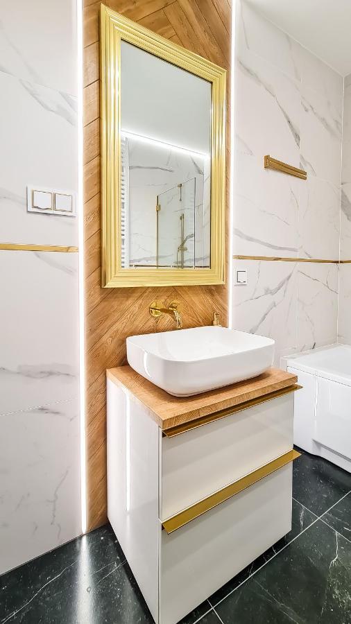 Gold Apartament Przy Ksiezym Mlynie - Garaz - Dostep Na Kod - Fv Lodz  Exterior photo