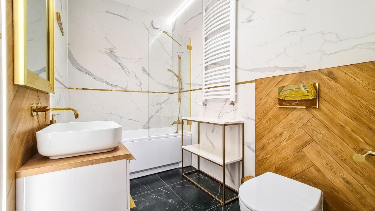 Gold Apartament Przy Ksiezym Mlynie - Garaz - Dostep Na Kod - Fv Lodz  Exterior photo